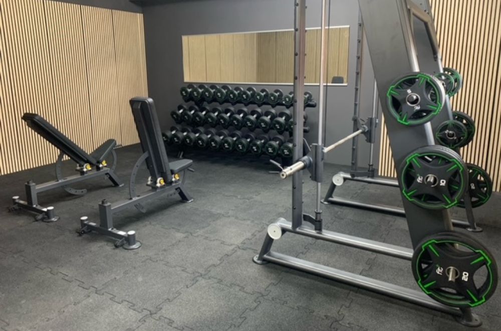 fitplus_Fitnessstudio Kirchheim in Unterfranken Freihanteltraining_2